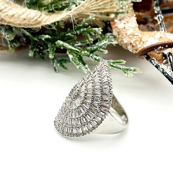 Gypsophila Ring Whispers Elegance Shiny Cubic Zirconia Sparkly Halo Ring - Picture 3 of 12